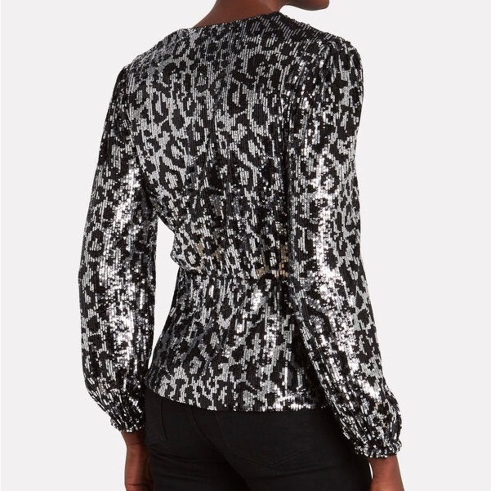 Saylor Indya Sequin Long Sleeve V Neck Top in Black Silver Leopard Print - Picture 3 of 8